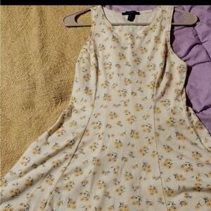 Forever 21 ivory dress floral print all over with daisies size medium mini dress